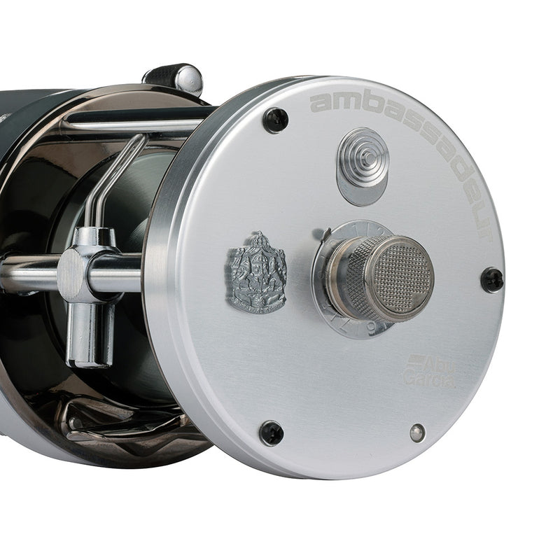 Load image into Gallery viewer, Abu Garcia Ambassadeur Round Reel - Right Hand C3-7000 [1649423]
