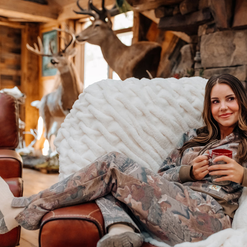 Load image into Gallery viewer, Vintage Camo Sweatpant
